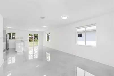 933 NW 50th St, Miami, FL 33127 - Photo 5