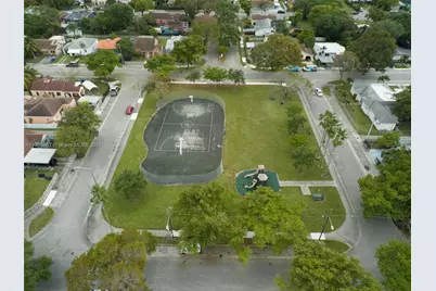 933 NW 50th St, Miami, FL 33127 - Photo 31