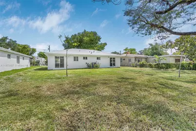 933 NW 50th St, Miami, FL 33127 - Photo 23