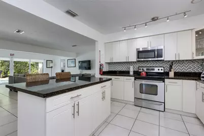 906 N 13th Ave, Hollywood, FL 33019 - Photo 15