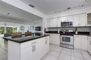 906 N 13th Ave, Hollywood, FL 33019 - Photo 15