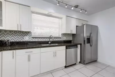 906 N 13th Ave, Hollywood, FL 33019 - Photo 13