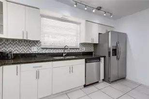 906 N 13th Ave, Hollywood, FL 33019 - Photo 13