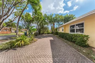 8670 SW 27th Ln, Miami, FL 33155 - Photo 3