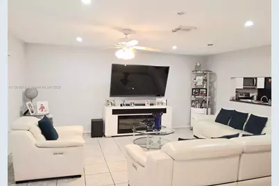 10830 NW 8th St, Pembroke Pines, FL 33026 - Photo 13