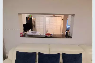 10830 NW 8th St, Pembroke Pines, FL 33026 - Photo 15