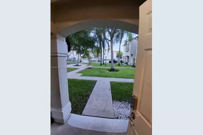 10830 NW 8th St, Pembroke Pines, FL 33026 - Photo 7