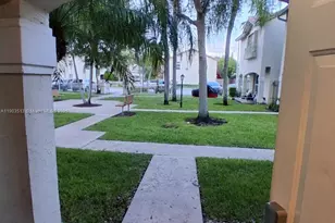 10830 NW 8th St, Pembroke Pines, FL 33026 - Photo 7