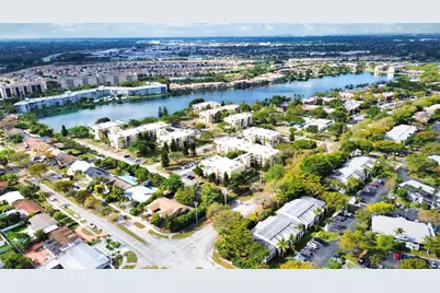 942 NE 199th St #302, Miami, FL 33179 - Photo 11