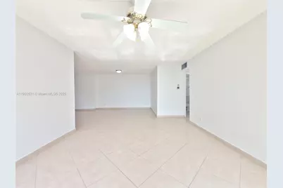 942 NE 199th St #302, Miami, FL 33179 - Photo 3