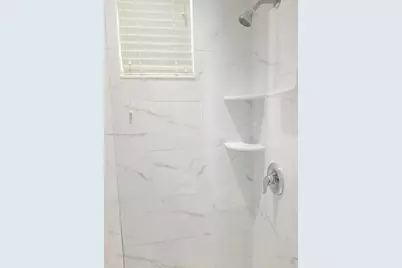976 NW 6th St, Miami, FL 33136 - Photo 21