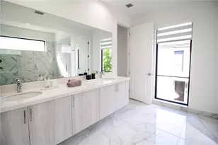 4335 NW 81st Ave, Doral, FL 33166 - Photo 17