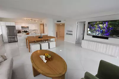 540 Brickell Key Dr #1427, Miami, FL 33131 - Photo 3