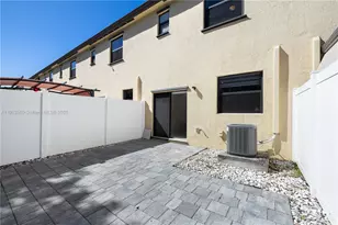 10537 W 32nd Ln, Hialeah, FL 33018 - Photo 19