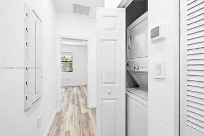 10537 W 32nd Ln, Hialeah, FL 33018 - Photo 25