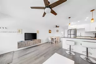 15610 NE 6th Ave, Miami, FL 33162 - Photo 7