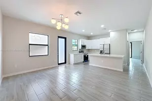 402 NW 41st St, Oakland Park, FL 33309 - Photo 13