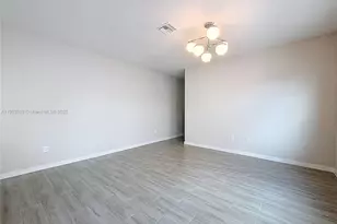 402 NW 41st St, Oakland Park, FL 33309 - Photo 15