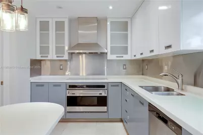 525 Ridgewood Rd, Key Biscayne, FL 33149 - Photo 1