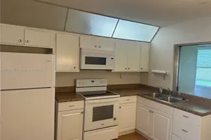 8308 NW 57th Ct, Tamarac, FL 33321 - Photo 9