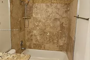 5352 NE 6th Ave, Oakland Park, FL 33334 - Photo 23