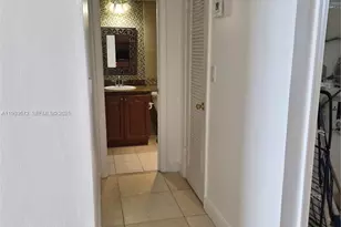 2910 Point E Dr, Aventura, FL 33160 - Photo 45