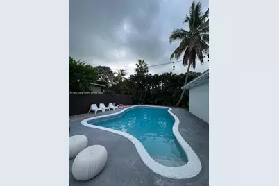 201 NE 48th St, Miami, FL 33137 - Photo 5