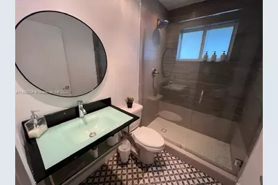 201 NE 48th St, Miami, FL 33137 - Photo 17