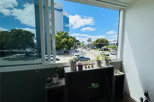 1555 W 44th Pl, Hialeah, FL 33012 - Photo 21