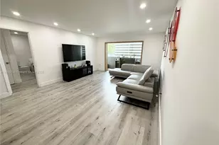 1555 W 44th Pl, Hialeah, FL 33012 - Photo 7