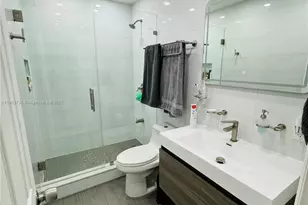 1555 W 44th Pl, Hialeah, FL 33012 - Photo 17