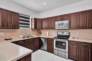 7565 NW 177th Terrace, Hialeah, FL 33015 - Photo 21