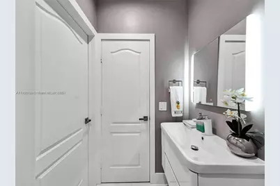 7565 NW 177th Ter #7565, Hialeah, FL 33015 - Photo 11