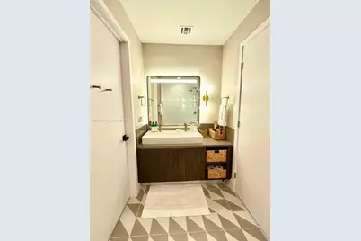 159 NE 6th St #PH5014, Miami, FL 33132 - Photo 25