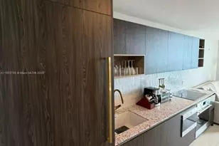 159 NE 6th St, Miami, FL 33132 - Photo 13