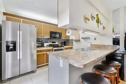 5924 NW 54th Ln, Tamarac, FL 33319 - Photo 5