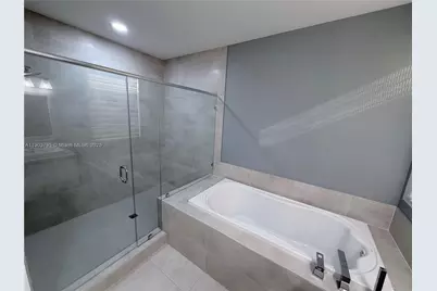 9791 NW 75th St, Doral, FL 33178 - Photo 13