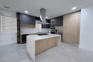 9791 NW 75th St, Doral, FL 33178 - Photo 5