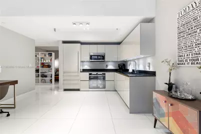 1010 Brickell Ave #1806, Miami, FL 33131 - Photo 5