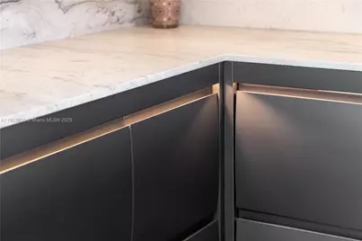 1800 Sunset Harbour Dr #2105, Miami Beach, FL 33139 - Photo 7