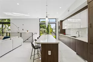 909 NE 16th Terrace, Fort Lauderdale, FL 33304 - Photo 1