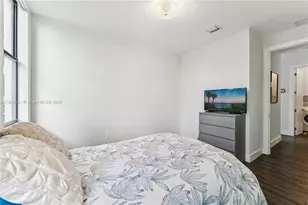 909 NE 16th Terrace, Fort Lauderdale, FL 33304 - Photo 13