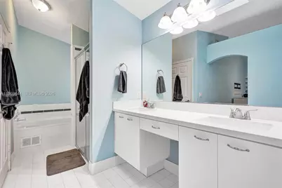 1046 Satinleaf St, Hollywood, FL 33019 - Photo 61