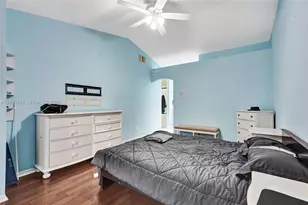 1046 Satinleaf St, Hollywood, FL 33019 - Photo 21