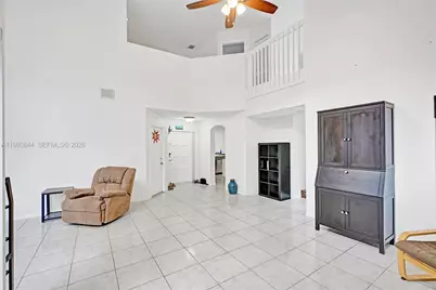 1046 Satinleaf St, Hollywood, FL 33019 - Photo 19