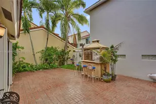 1046 Satinleaf St, Hollywood, FL 33019 - Photo 39