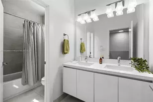 10330 NW 68th St, Doral, FL 33178 - Photo 35