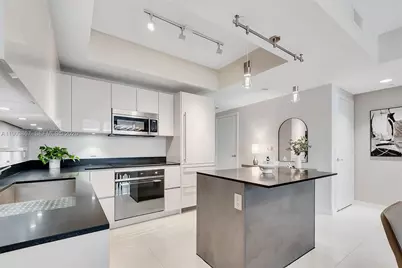 1010 Brickell Ave #4309, Miami, FL 33131 - Photo 3