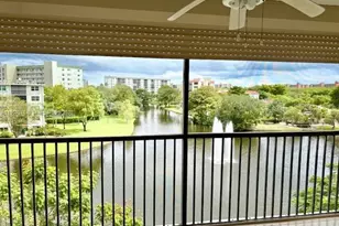 2334 S Cypress Bend Dr, Pompano Beach, FL 33069 - Photo 15