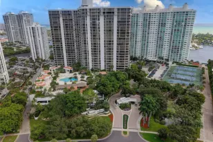 20281 E Country Club Dr, Aventura, FL 33180 - Photo 15